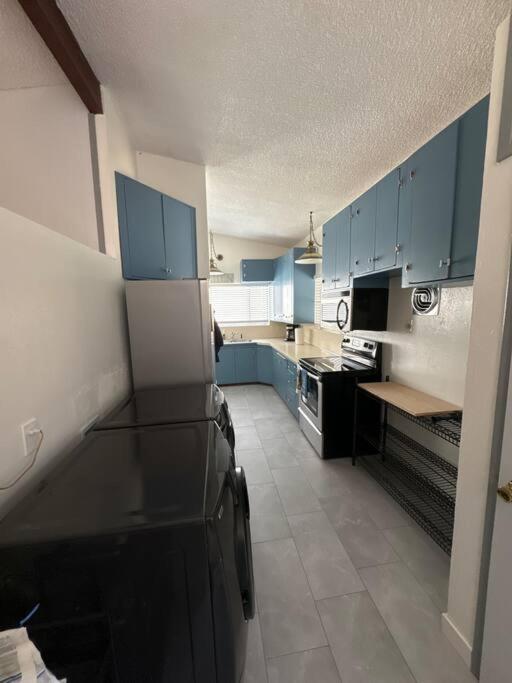 Entire 3 Bds 2 Bats Appartement *
