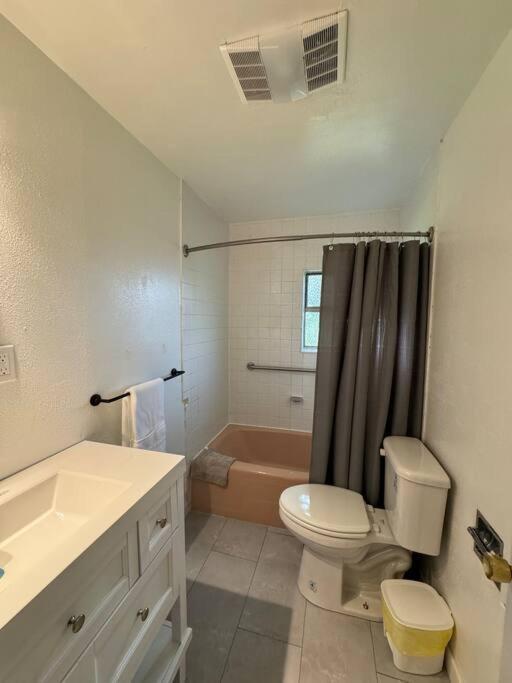 Entire 3 Bds 2 Bats Appartement